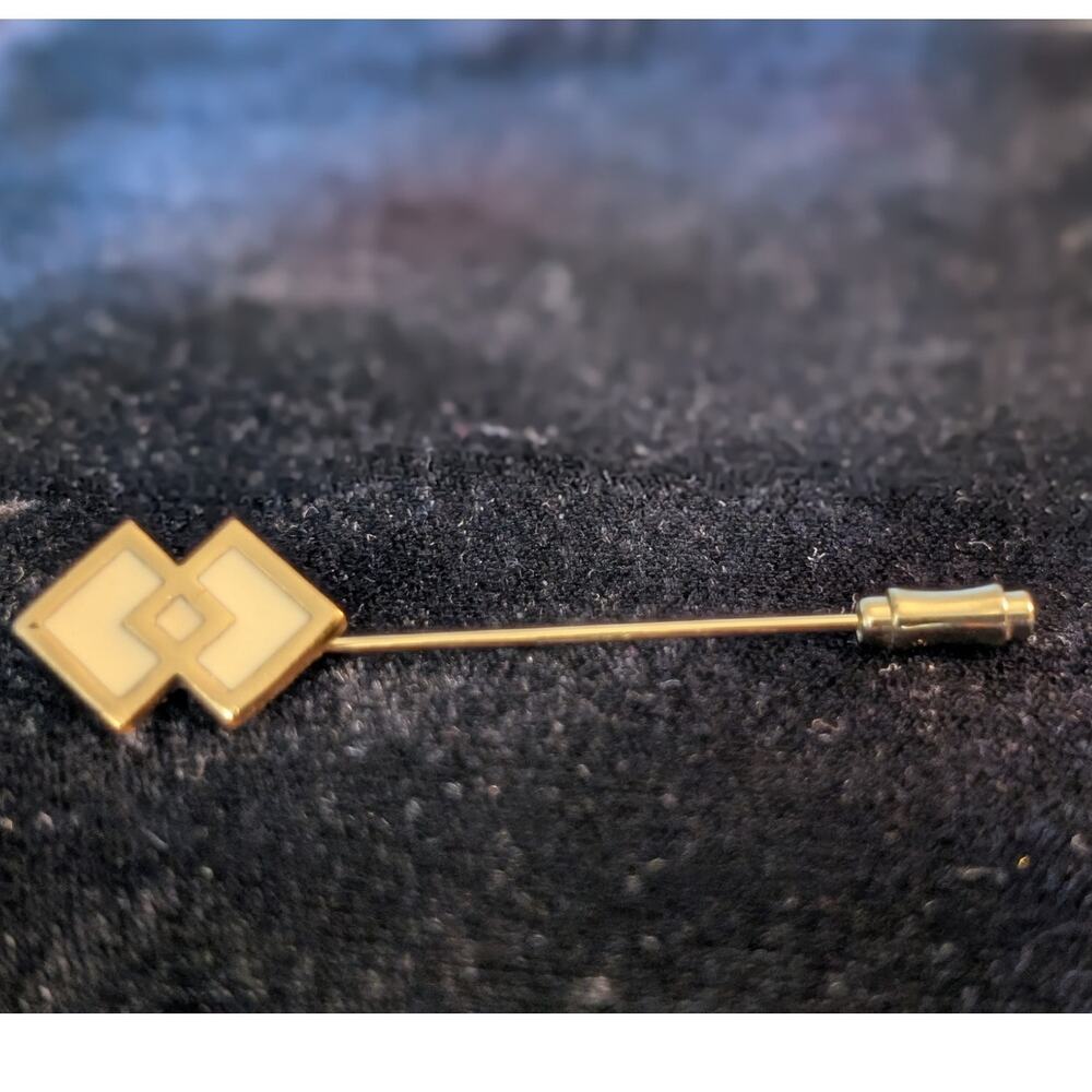 Vintage Cream Enamel Gold Tone Intertwined Square Stick Pin